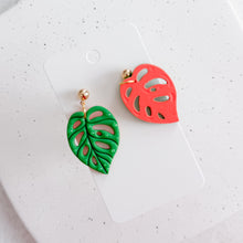 Load image into Gallery viewer, Monstera Dew Drop Earrings